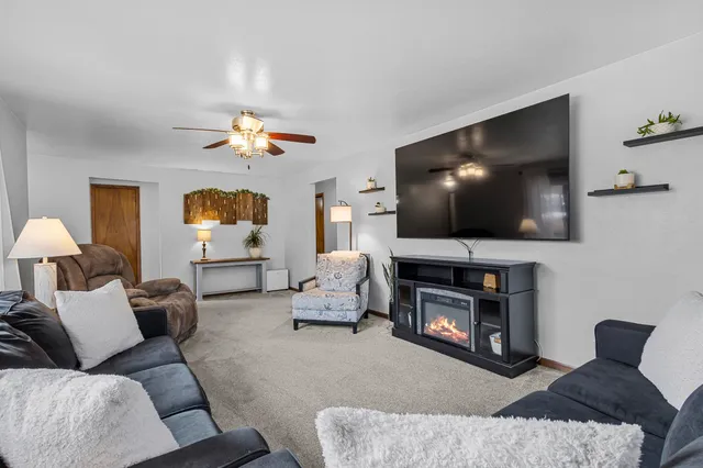 $334,500 | 906 Silver Street, De Pere, WI 54115