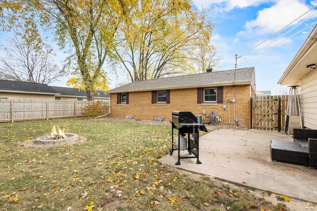 $334,500 | 906 Silver Street, De Pere, WI 54115