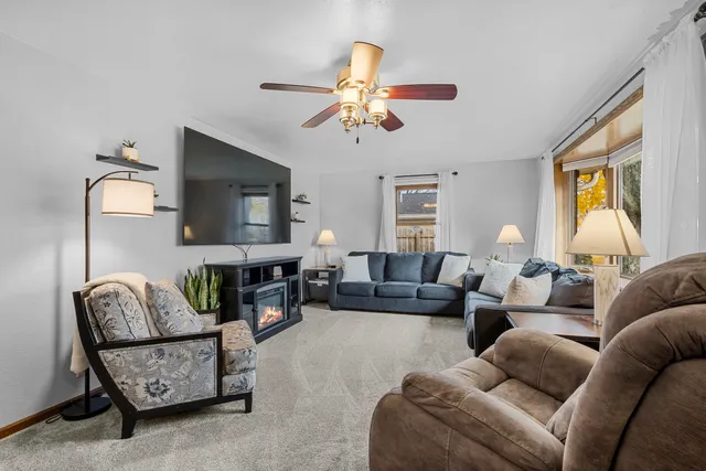 $334,500 | 906 Silver Street, De Pere, WI 54115