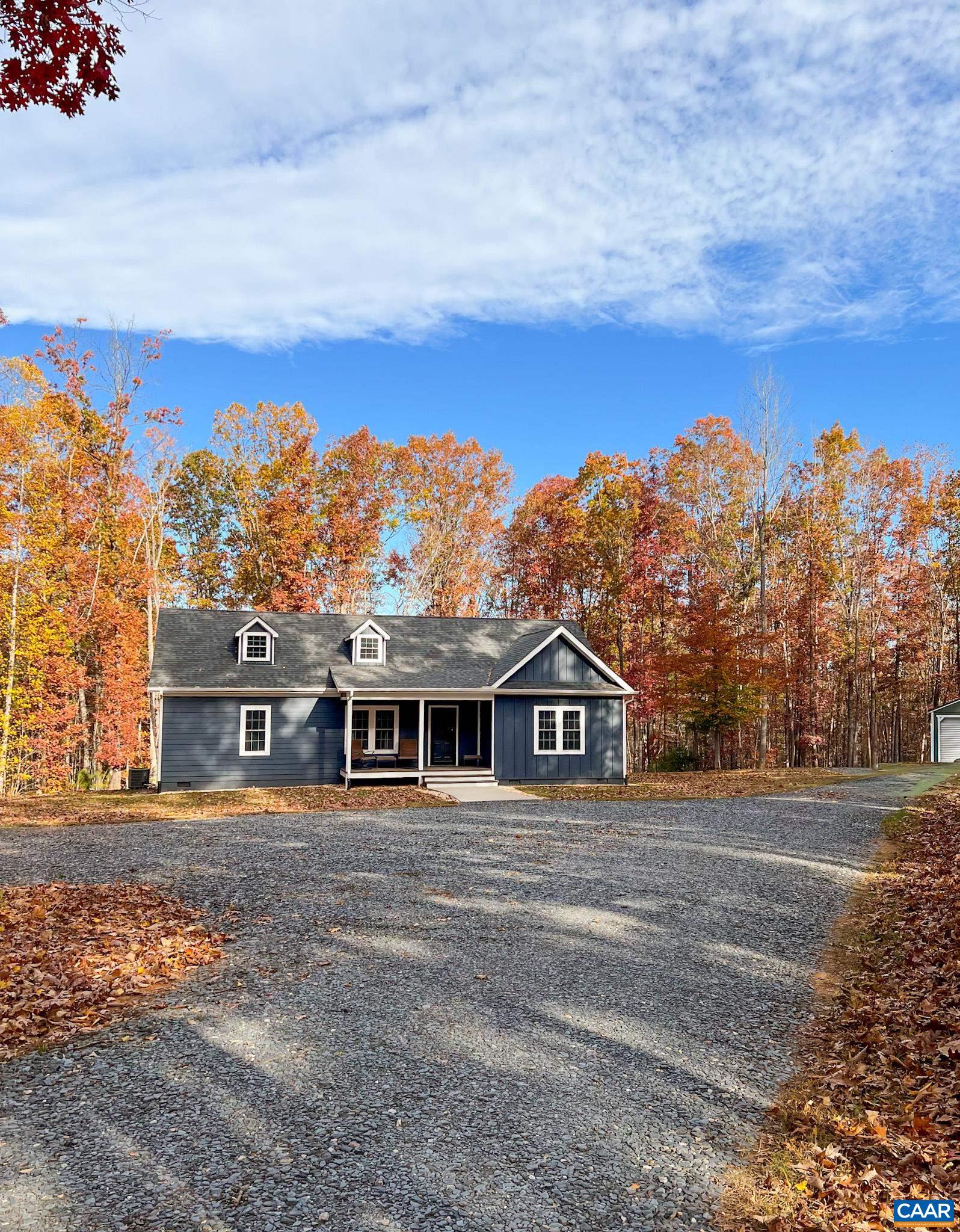 1387 Spreading Oak Road Arvonia, VA 23004 - Photo 3 of 43