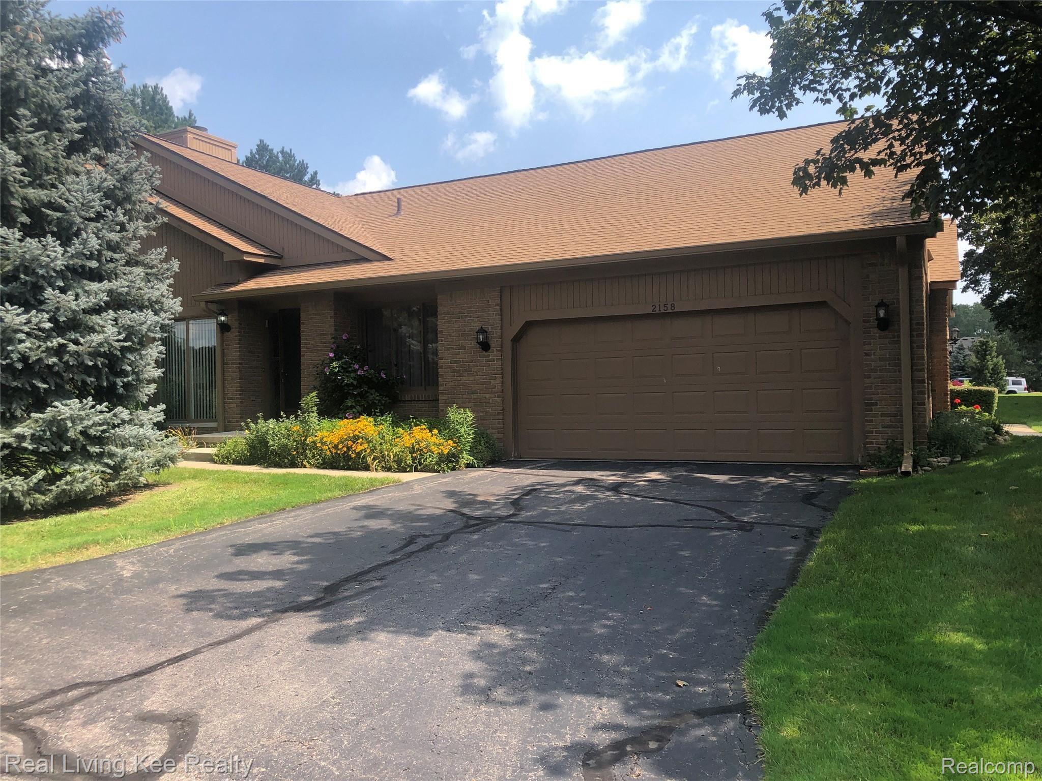 2158 London Bridge Drive Rochester, MI 48307 - Photo 1 of 1 IMG_6527.jpg