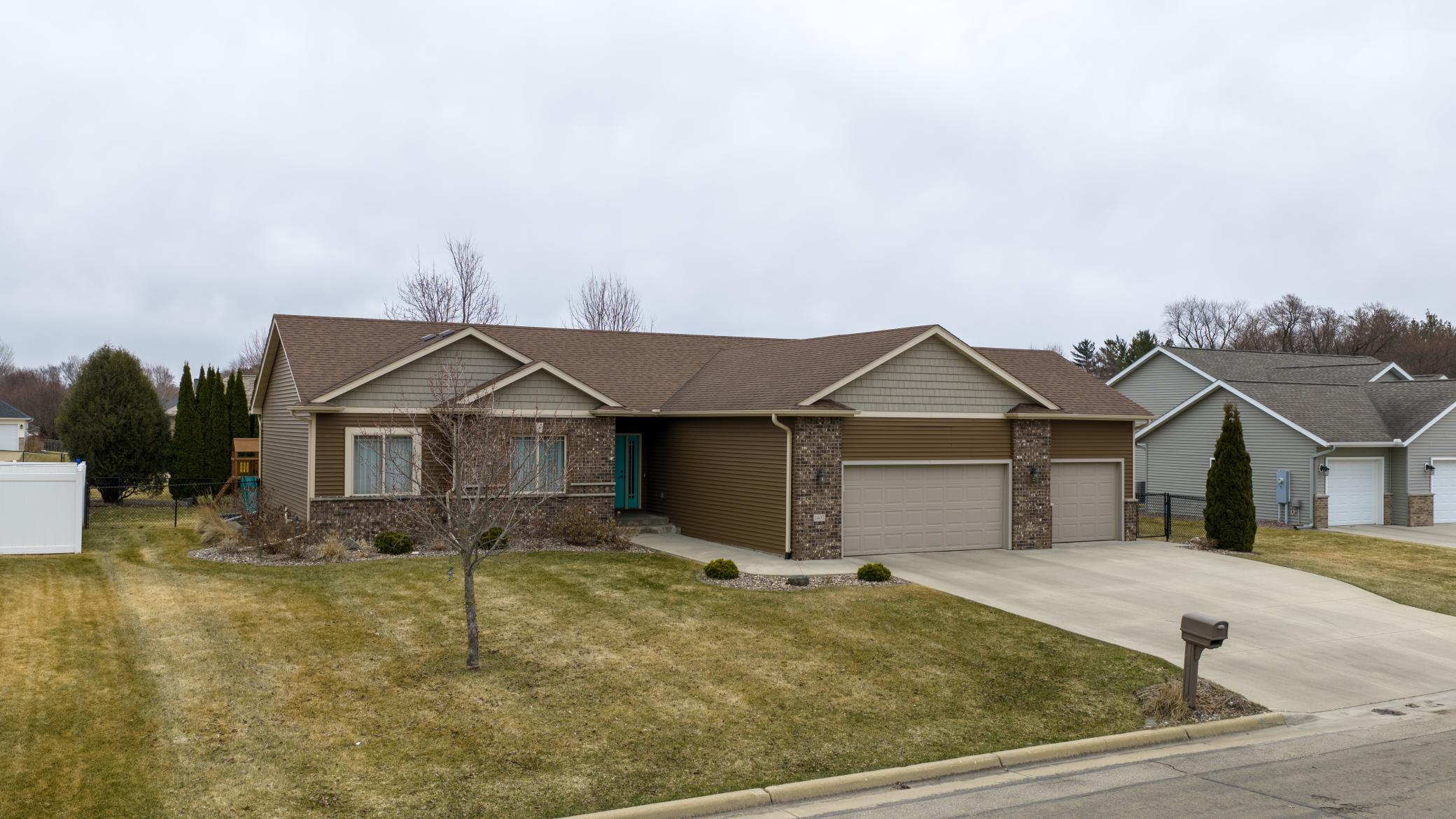 1407 28th Street Southwest Austin, MN 55912 - Photo 2 of 52