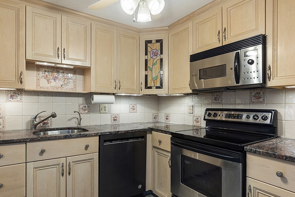 61 Trayer Road Canton, MA 02021 - Photo 19 of 42