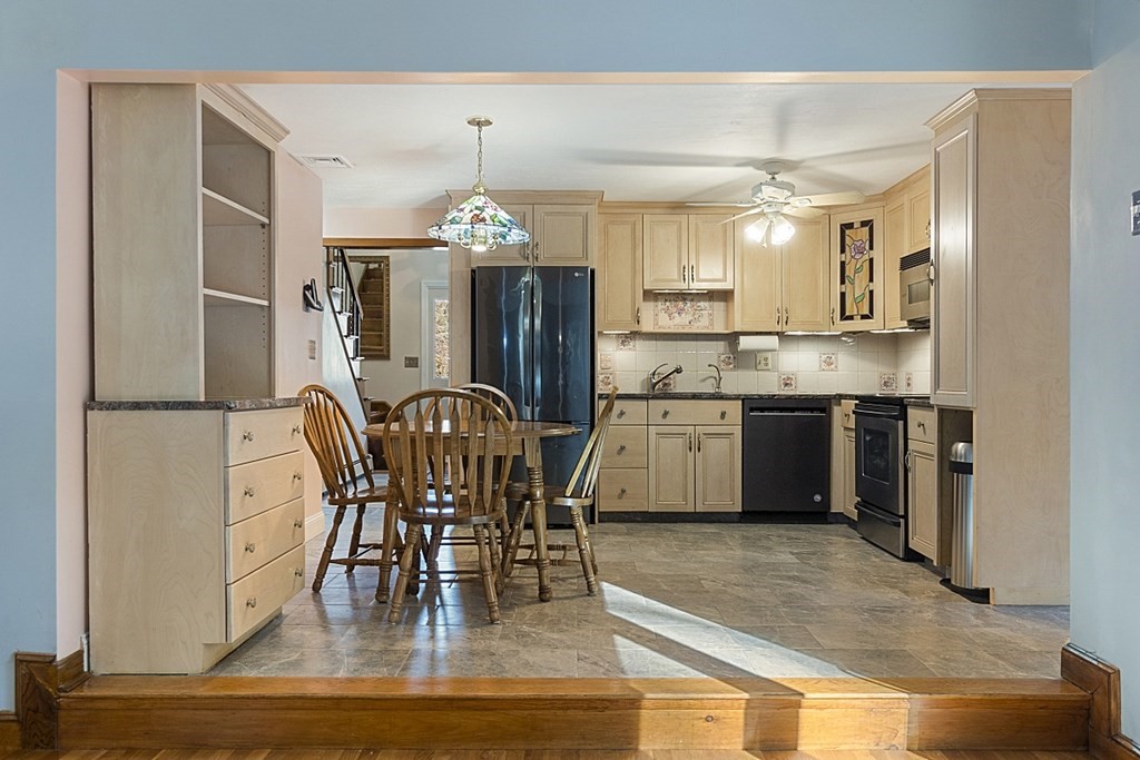 61 Trayer Road Canton, MA 02021 - Photo 27 of 42