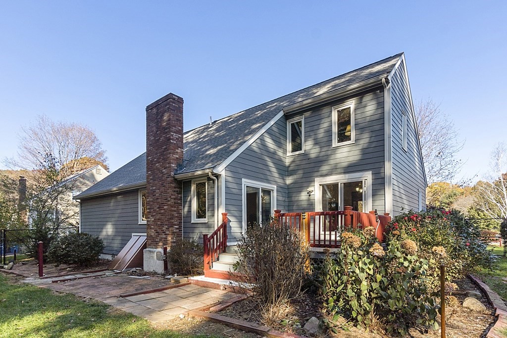 61 Trayer Road Canton, MA 02021 - Photo 4 of 42