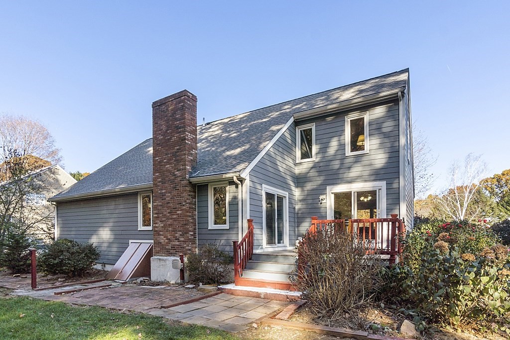 61 Trayer Road Canton, MA 02021 - Photo 6 of 42