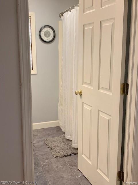4424 South Center Road Burton, MI 48519 - Photo 44 of 47 Main bathroom