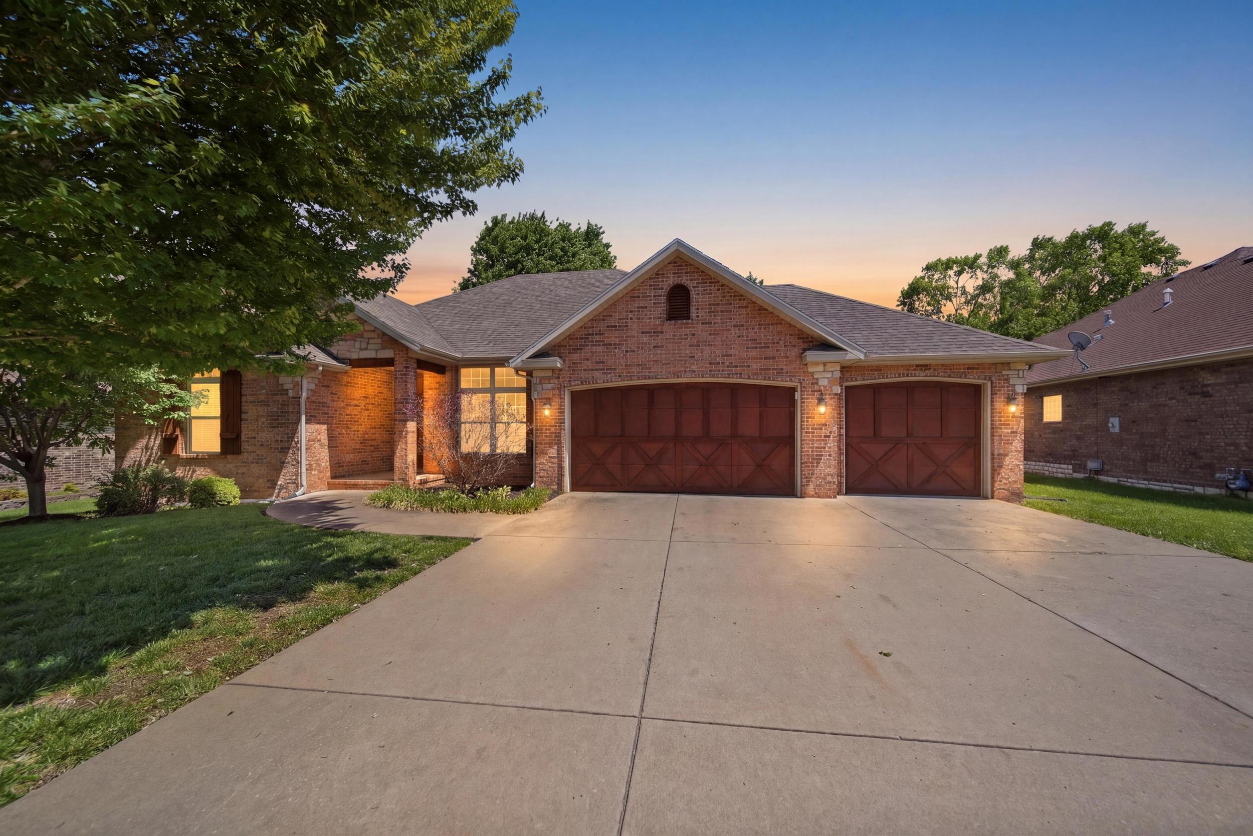 4442 South Appleton Drive Springfield, MO 65810 - Photo 1 of 1 1_dsc09834_twilight_6e960e73_autoremove_