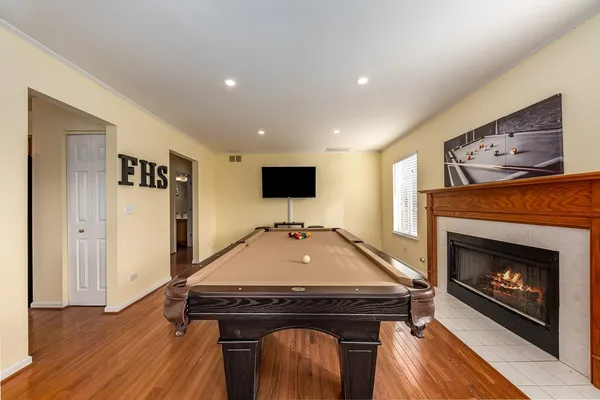 $3,200 | 2735 Skylane Drive, Naperville, IL 60564