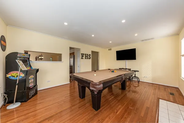 $3,200 | 2735 Skylane Drive, Naperville, IL 60564