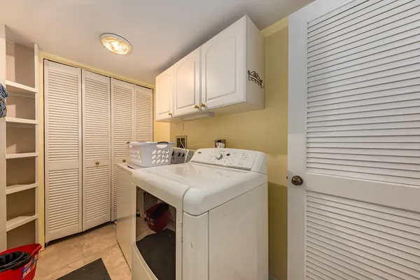 $3,200 | 2735 Skylane Drive, Naperville, IL 60564