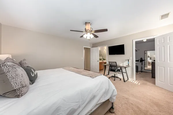 $3,200 | 2735 Skylane Drive, Naperville, IL 60564