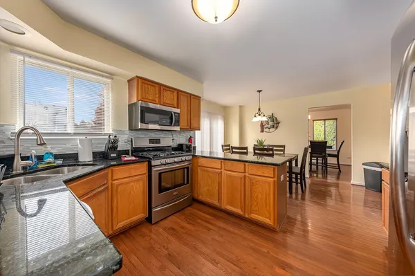 $3,200 | 2735 Skylane Drive, Naperville, IL 60564