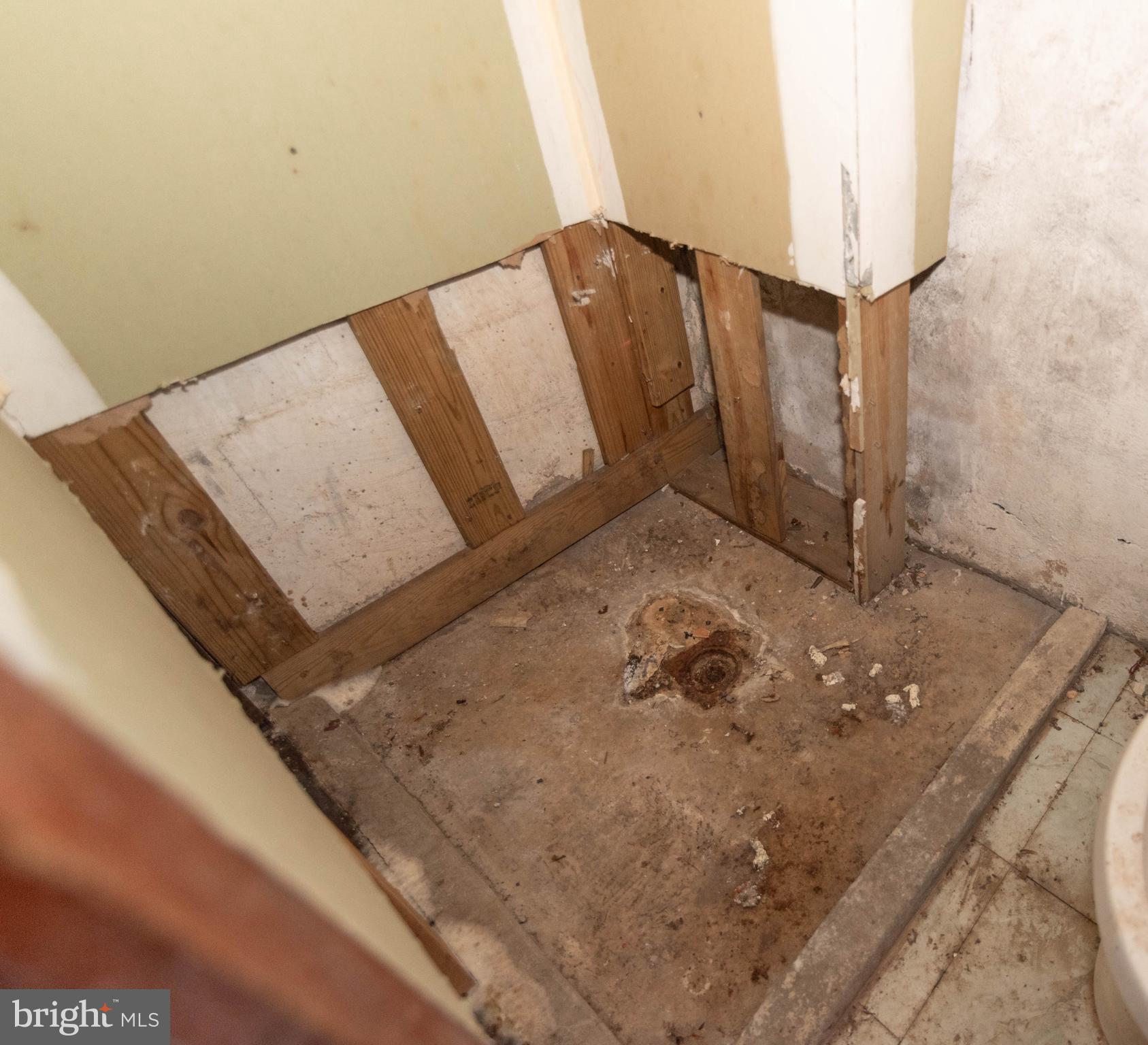 3706 Cranston Avenue Baltimore, MD 21229 - Photo 26 of 29 a view of a living room