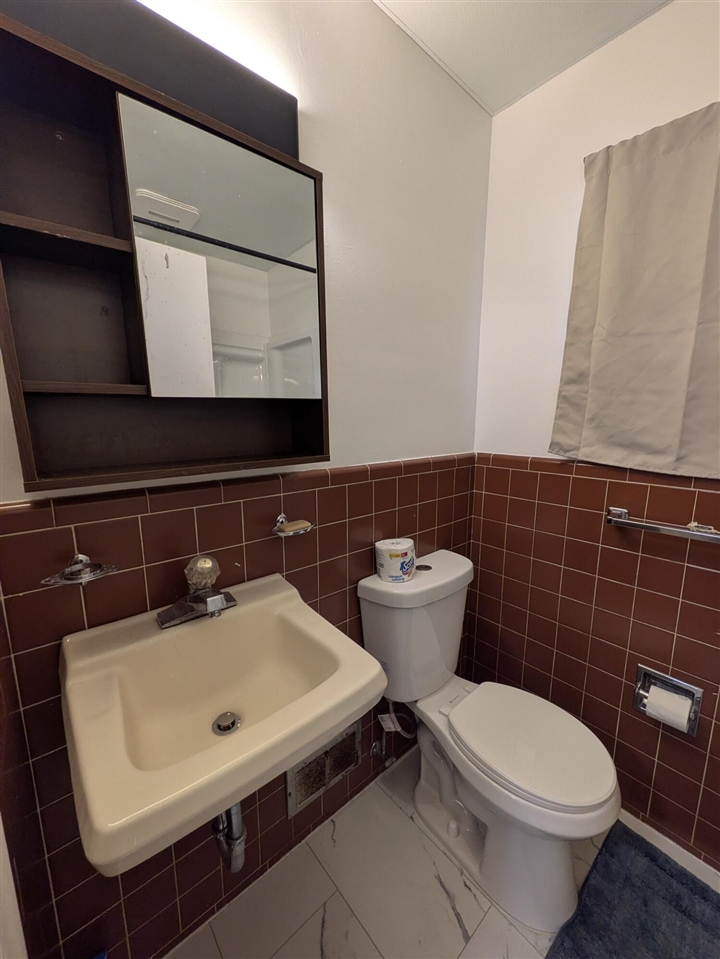 18429 Stephens Road Eastpointe, MI 48021 - Photo 16 of 26