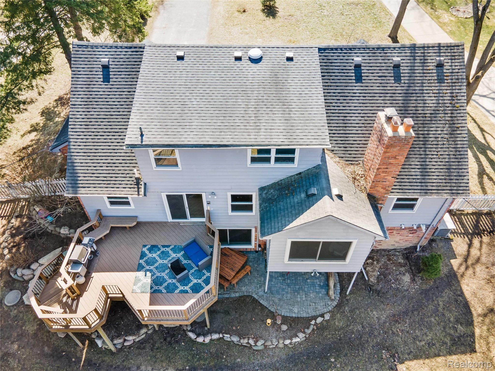 674 Charlesina Drive Rochester, MI 48306 - Photo 4 of 38 Back from above