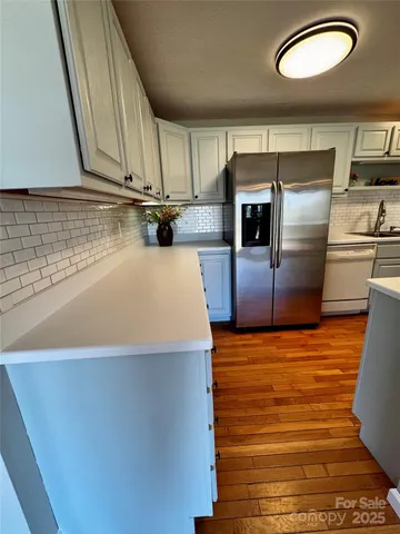 $389,000 | 145 Townhouse Drive, Burnsville, NC 28714