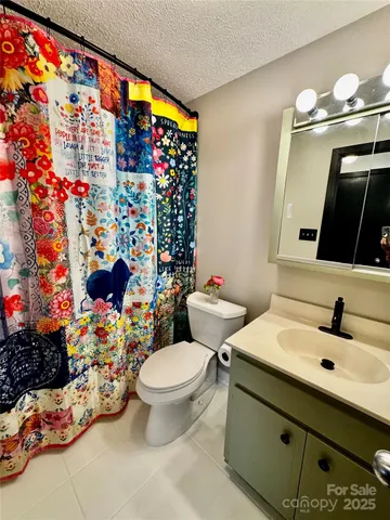 $389,000 | 145 Townhouse Drive, Burnsville, NC 28714