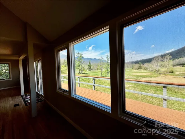 $389,000 | 145 Townhouse Drive, Burnsville, NC 28714