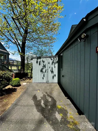 $349,000 | 145 Townhouse Drive, Burnsville, NC 28714