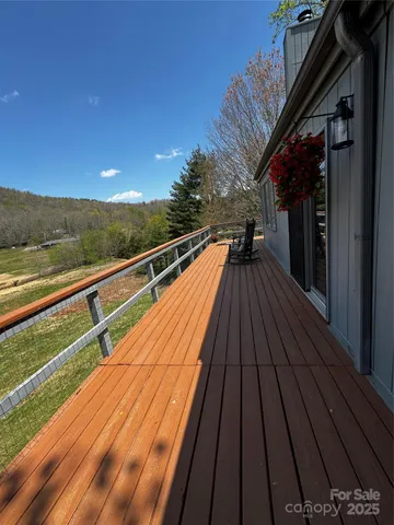 $389,000 | 145 Townhouse Drive, Burnsville, NC 28714