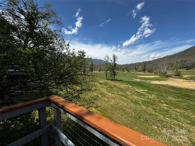 $389,000 | 145 Townhouse Drive, Burnsville, NC 28714