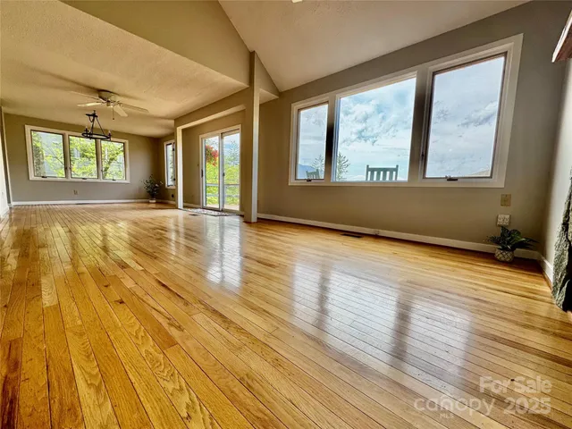 $389,000 | 145 Townhouse Drive, Burnsville, NC 28714