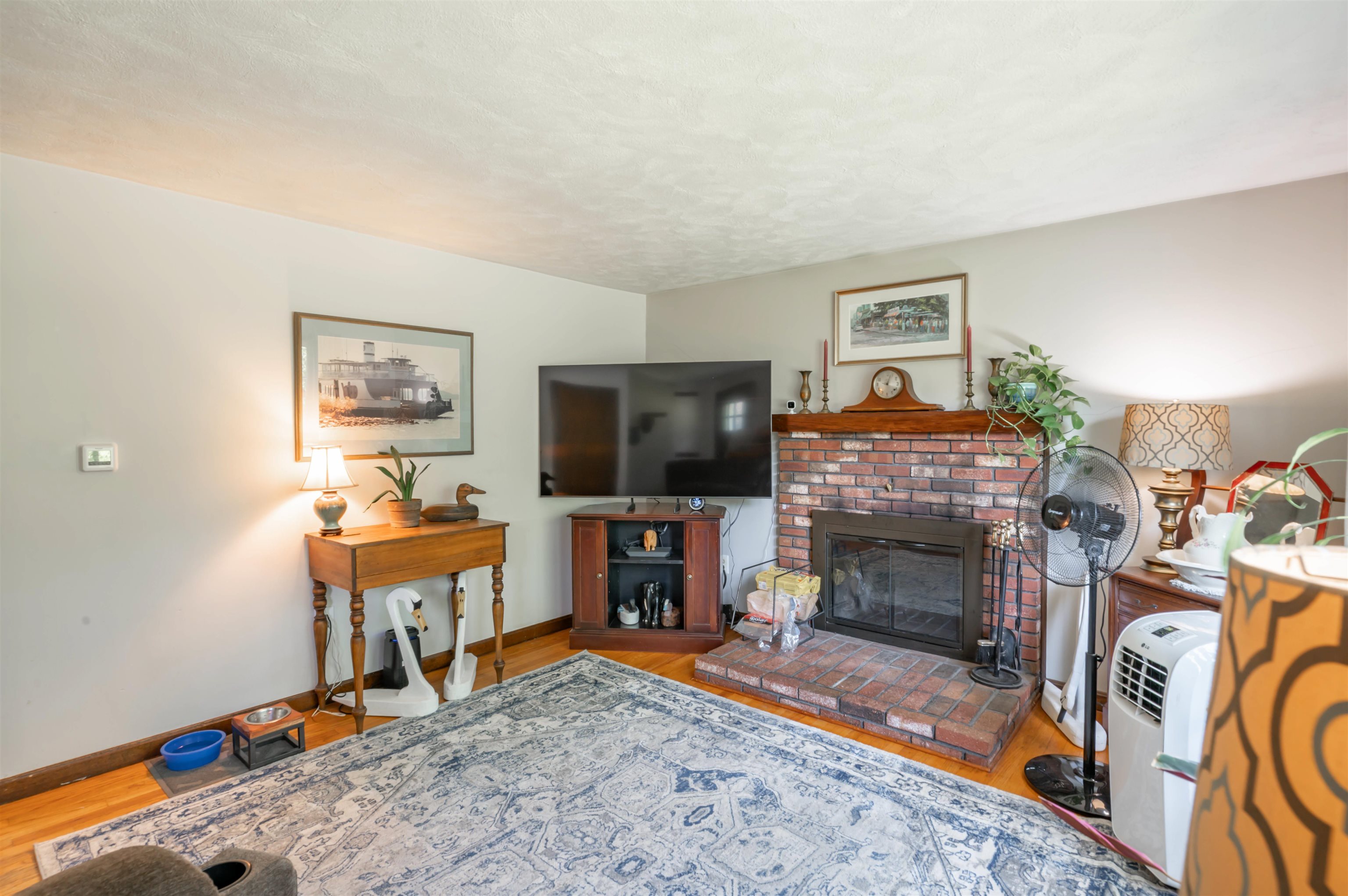 7 Spring Road Londonderry, NH 03053 - Photo 3 of 37 Gallery Image 3