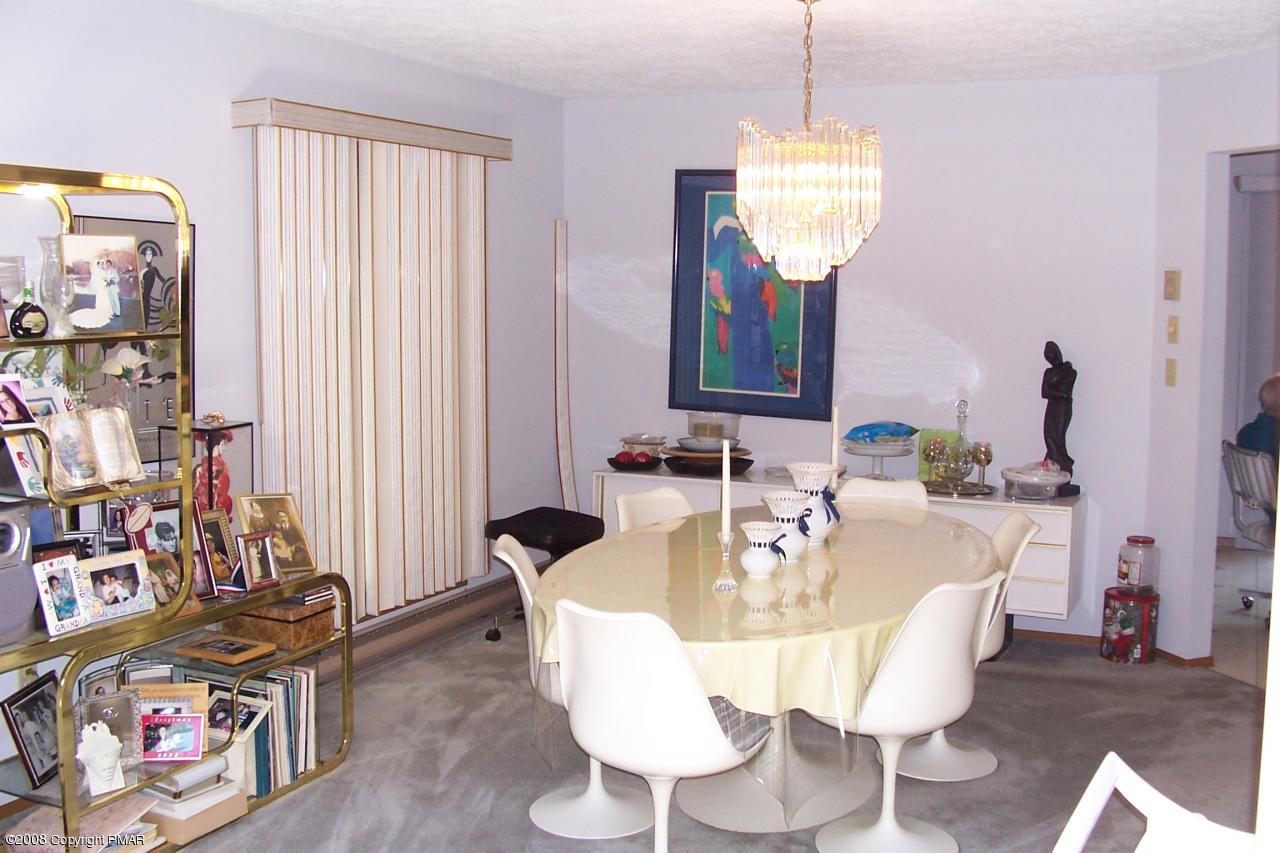 1272 Pebble Beach Road Tobyhanna, PA 18466 - Photo 2 of 8 dinning room