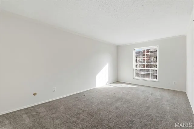 $179,000 | 1511 Hampton Hall Drive, Unit 14, Chesterfield, MO 63017