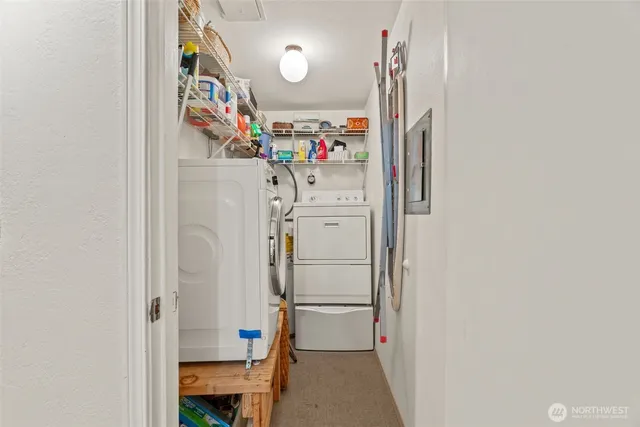 a view of empty room with floor to ceiling window