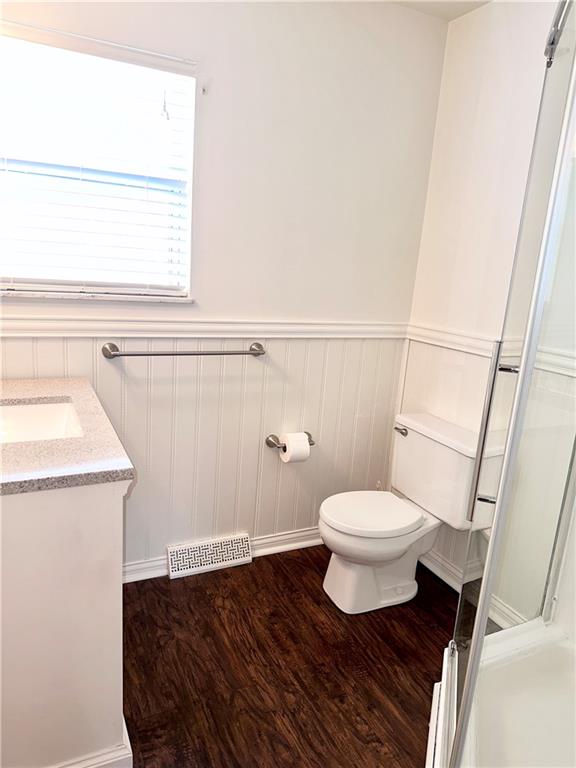 1099 Riverside Drive, Unit A Beaver, PA 15009 - Photo 19 of 49 a bathroom with a toilet a sink and a window