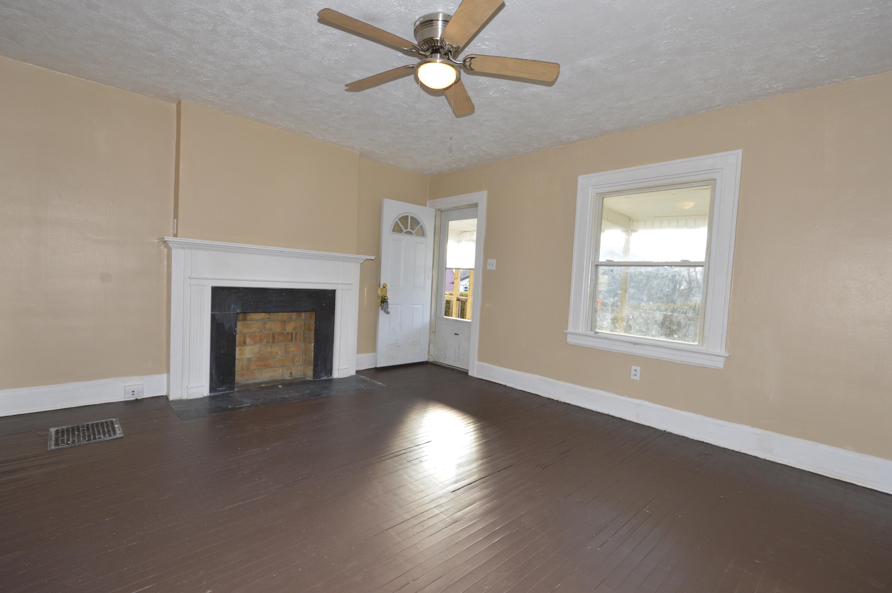 118 East Cecil Street Springfield, OH 45504 - Photo 25 of 38