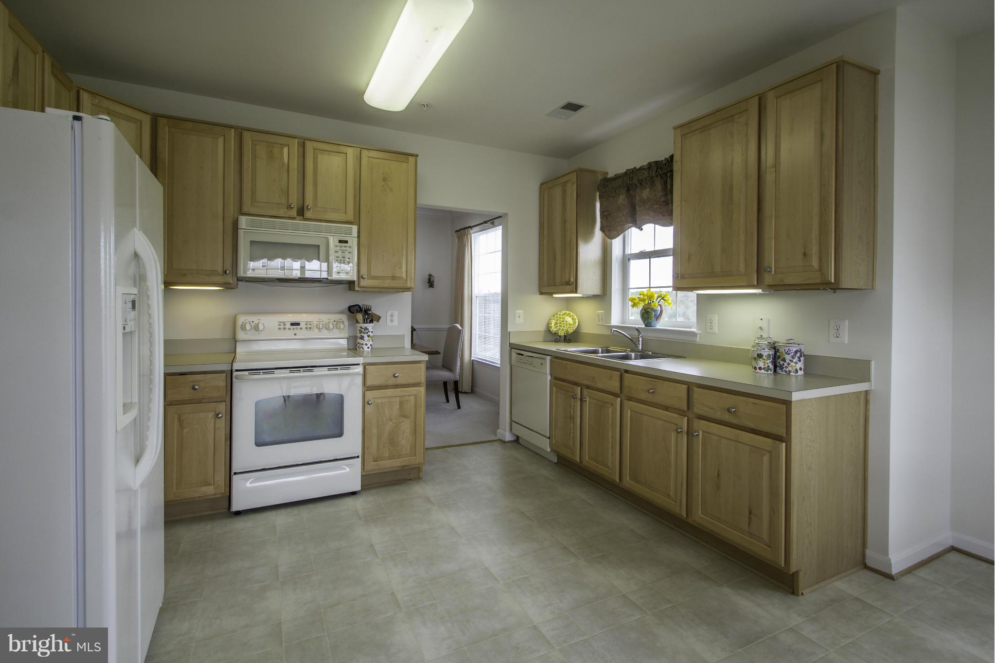 8601 Roaming Ridge Way, Unit 403 Odenton, MD 21113 - Photo 8 of 30 Kitchen