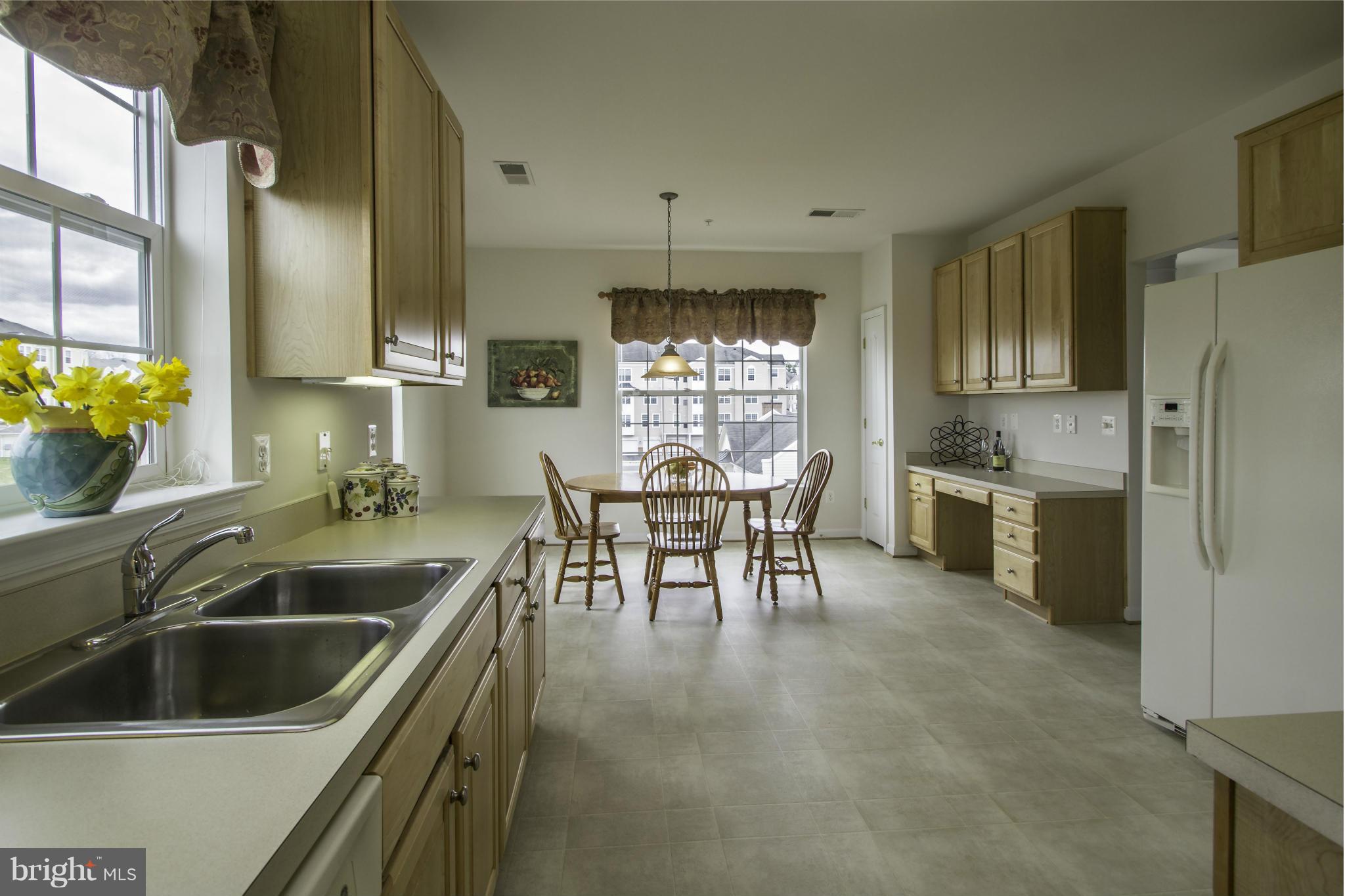 8601 Roaming Ridge Way, Unit 403 Odenton, MD 21113 - Photo 9 of 30 Kitchen