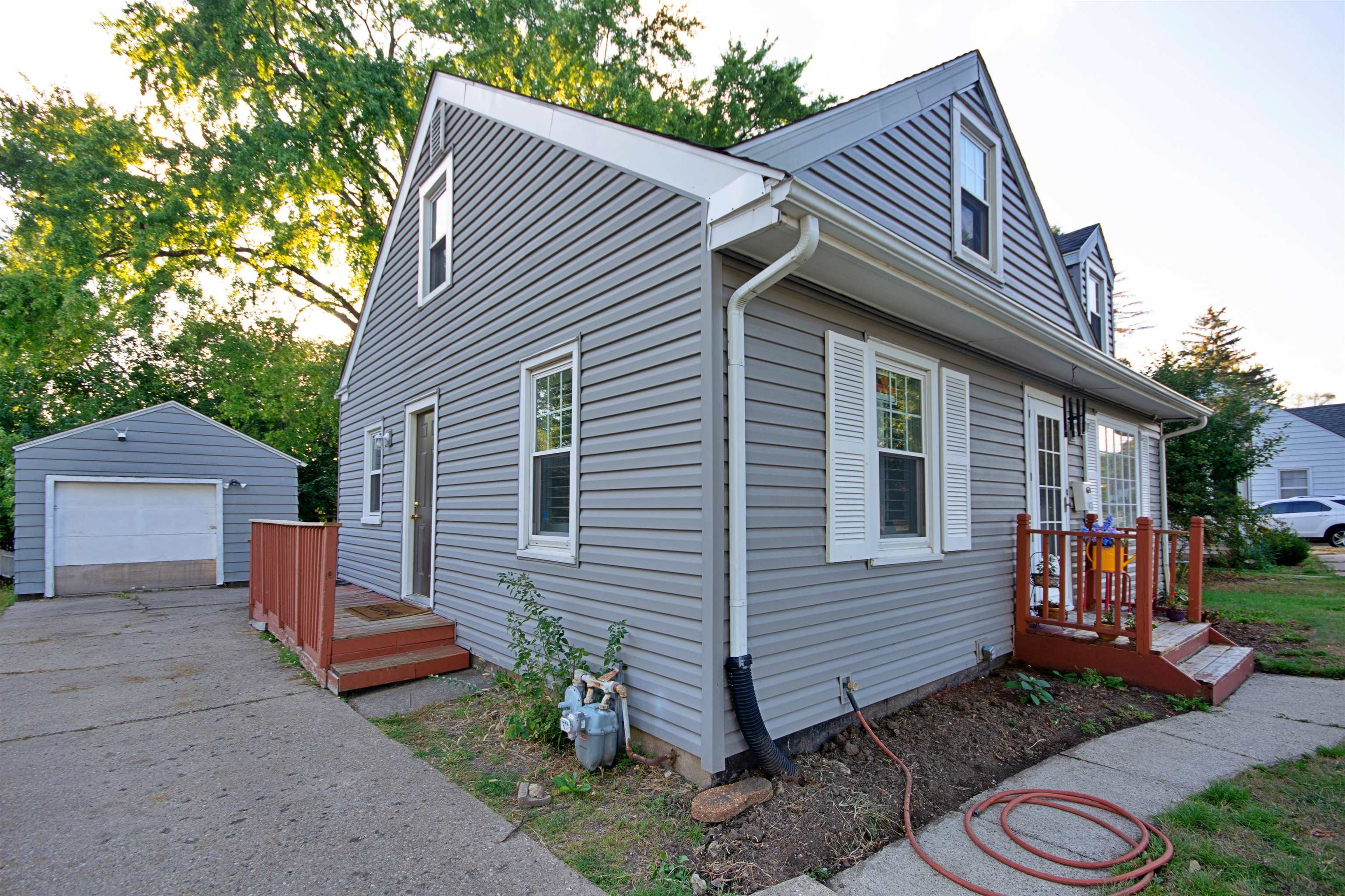 1823 Nebraska Road Rockford, IL 61108 - Photo 2 of 20 Gallery Image 2