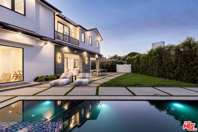 a view of an outdoor space with seating area