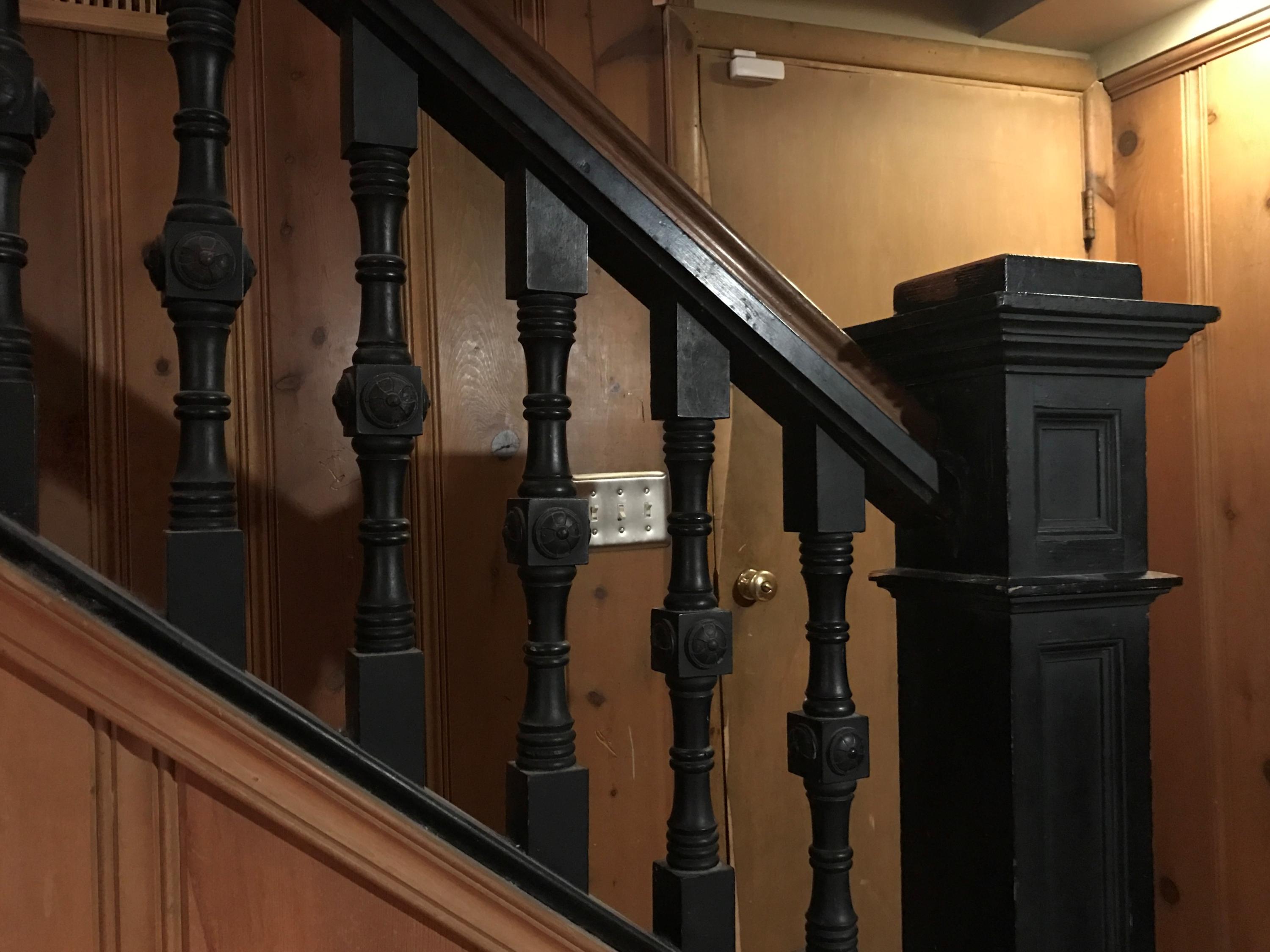 202 Maple Loop Road Knoxville, TN 37920 - Photo 22 of 28 Decorative Handrail