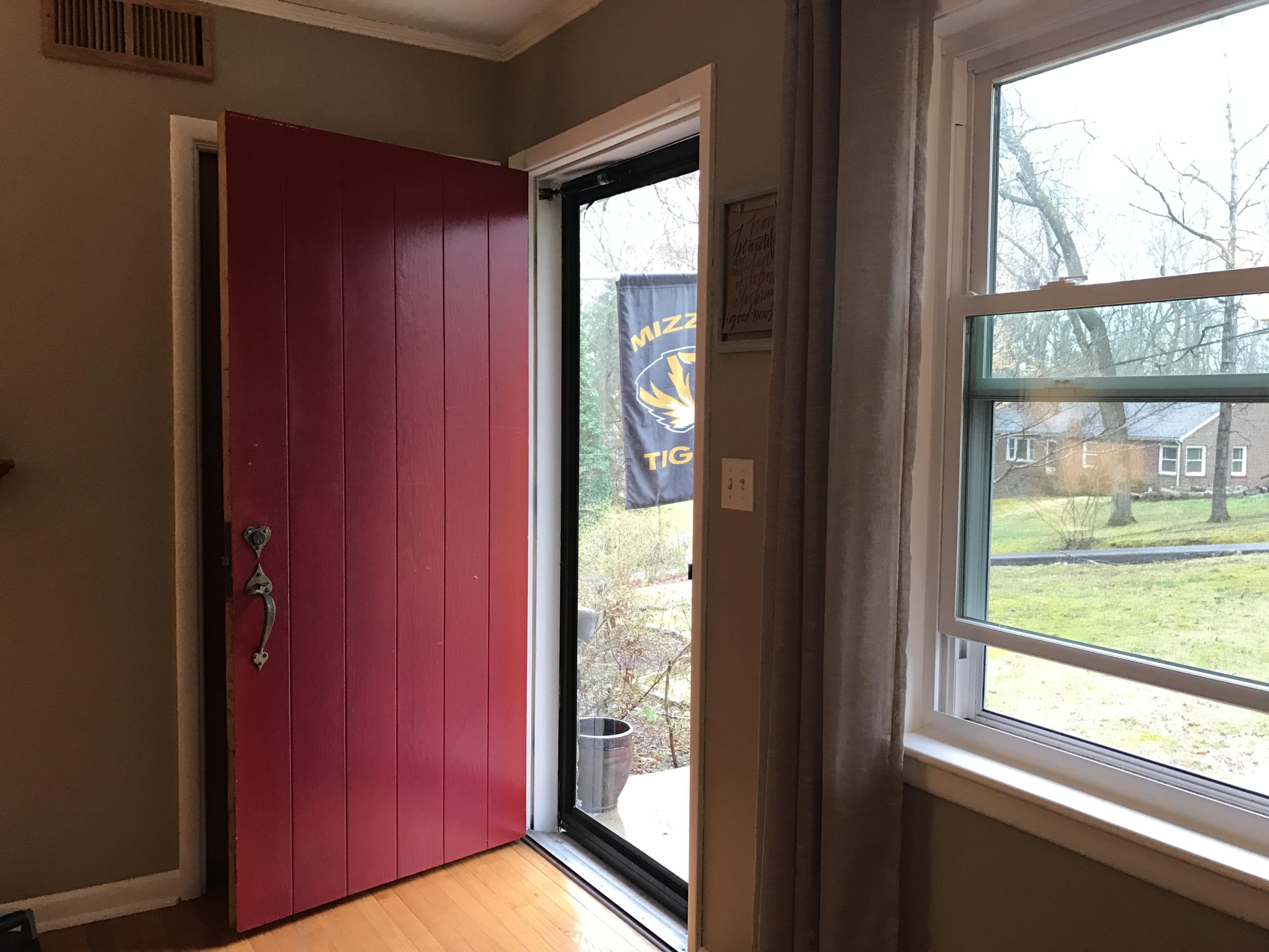 202 Maple Loop Road Knoxville, TN 37920 - Photo 4 of 28 Come On In!