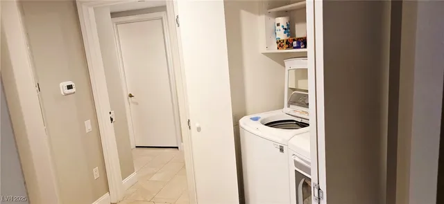 $4,000 | 2747 Paradise Road, Unit 2206, Las Vegas, NV 89109