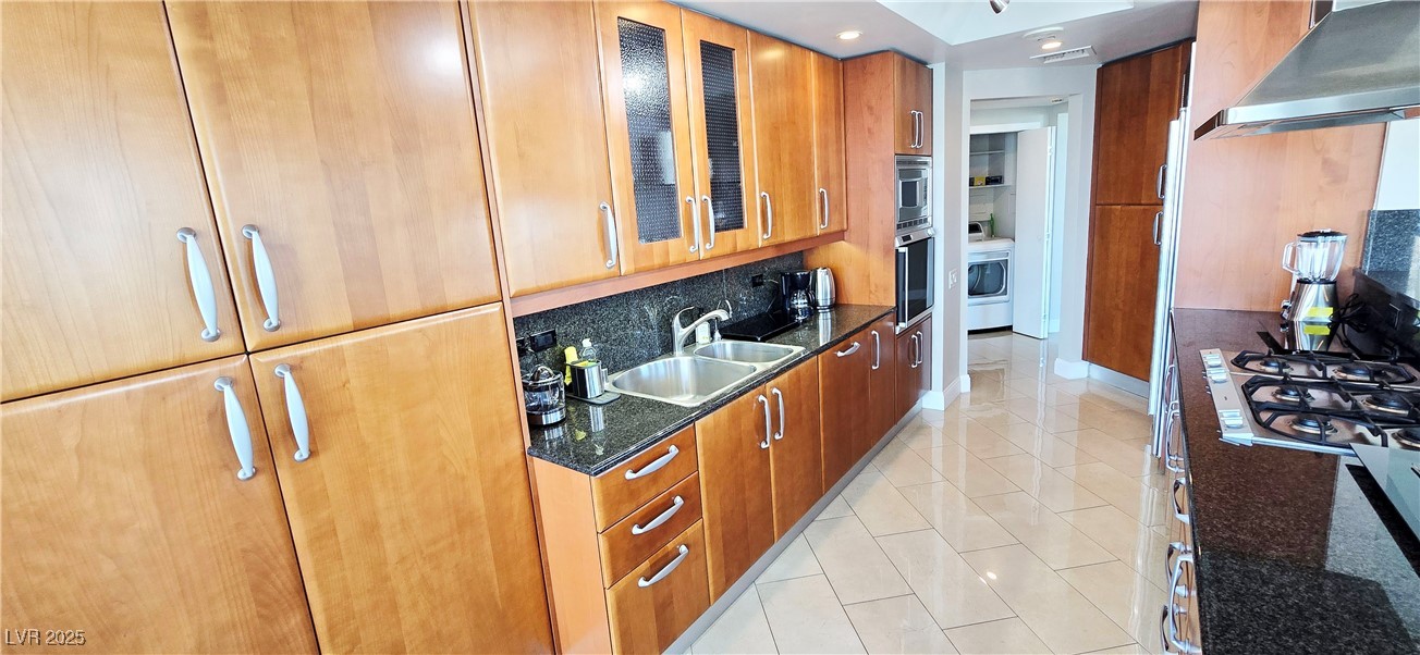 2747 Paradise Road, Unit 2206 Las Vegas, NV 89109 - Photo 9 of 26