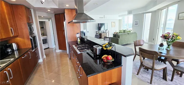 $4,000 | 2747 Paradise Road, Unit 2206, Las Vegas, NV 89109