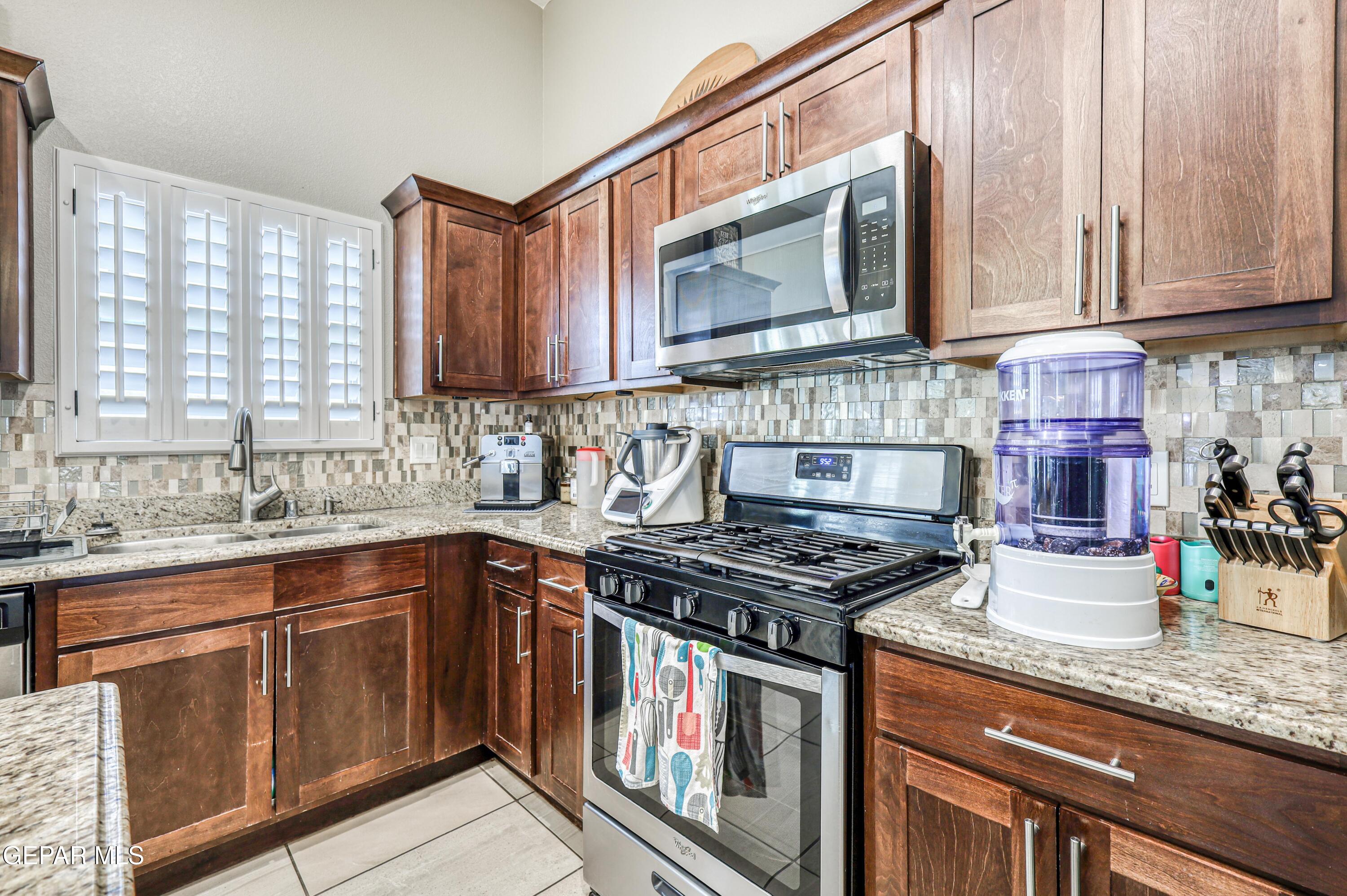 6068 Rivet Place El Paso, TX 79932 - Photo 13 of 73 IMG_8363_HDR