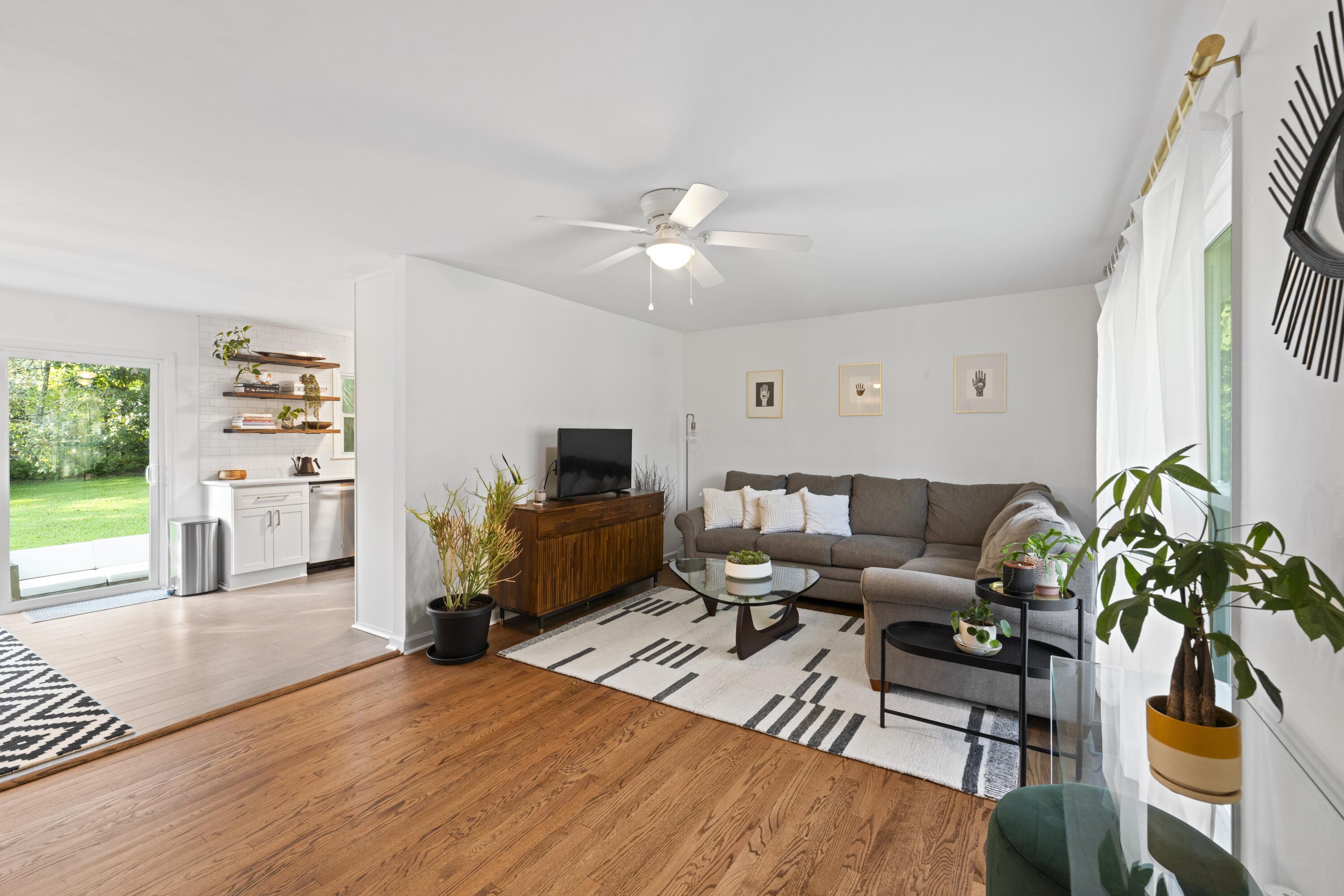 1242 Springhill Road Hanahan, SC 29410 - Photo 5 of 35 Living Area
