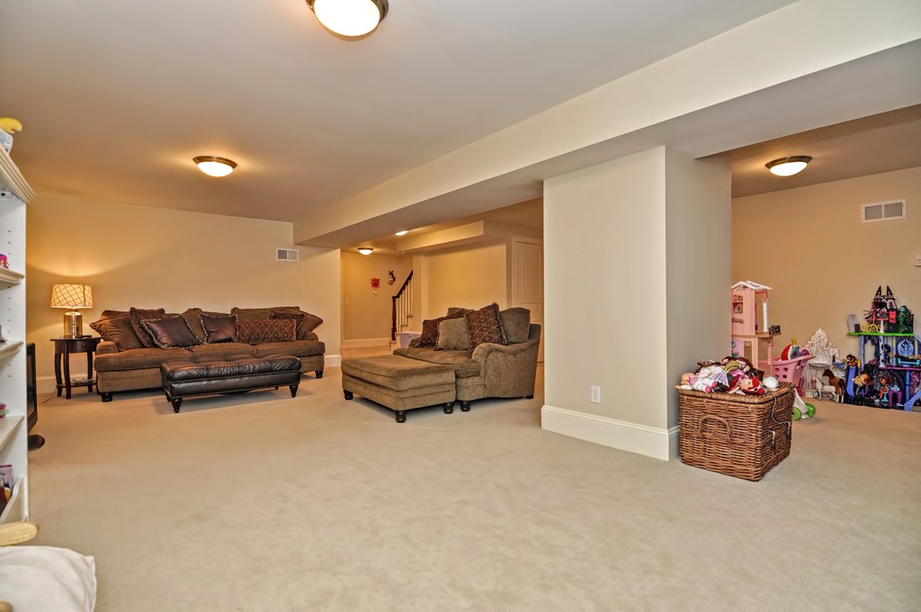 9 Mayo Road Wellesley, MA 02482 - Photo 26 of 30 Gallery Image 26