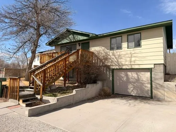 $232,900 | 212 Kinnikinnick Drive, Riverton, WY 82501