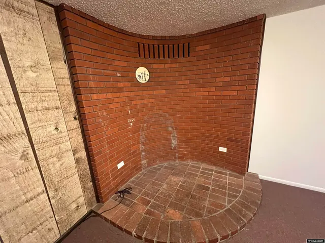 $238,500 | 212 Kinnikinnick Drive, Riverton, WY 82501