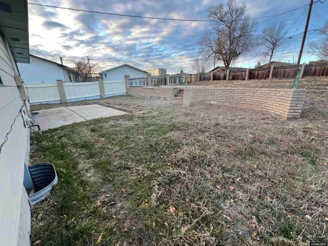 $238,500 | 212 Kinnikinnick Drive, Riverton, WY 82501