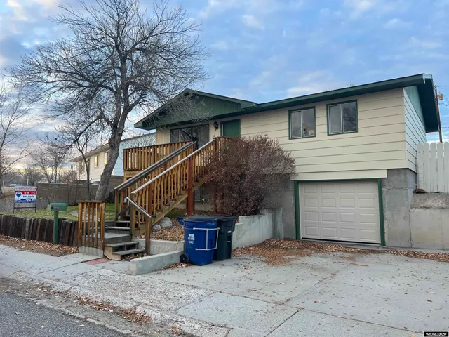 $238,500 | 212 Kinnikinnick Drive, Riverton, WY 82501