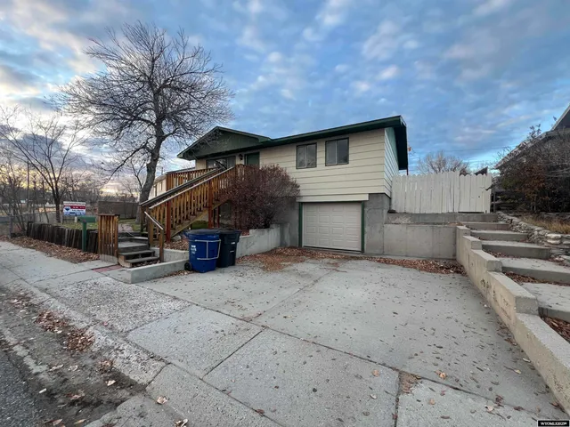 $238,500 | 212 Kinnikinnick Drive, Riverton, WY 82501